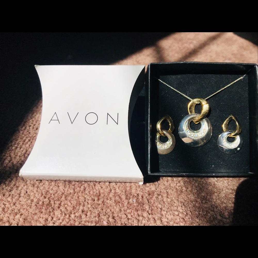 beautiful necklace with matching earrings